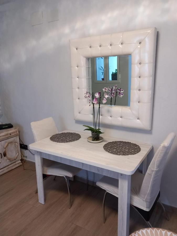Suite con Jacuzzi de la Haya y Parking Mérida Exterior foto