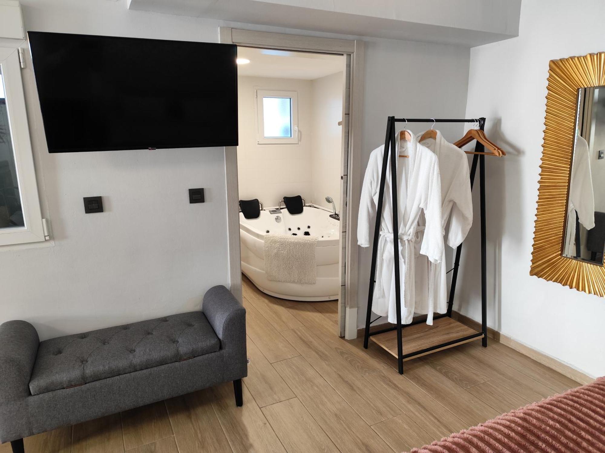 Suite con Jacuzzi de la Haya y Parking Mérida Exterior foto
